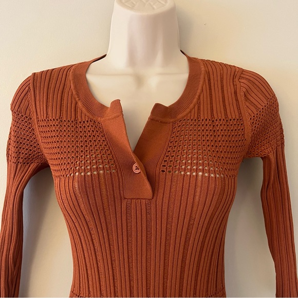 Sandro 3/4 Sleeve Ribbed V Neck Burnt Orange Sweater Size 1 (US Small) - Picture 2 of 16